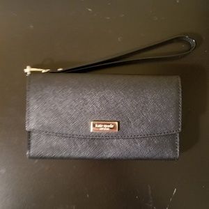 Kate Spade New York iPhone Wristlet Case